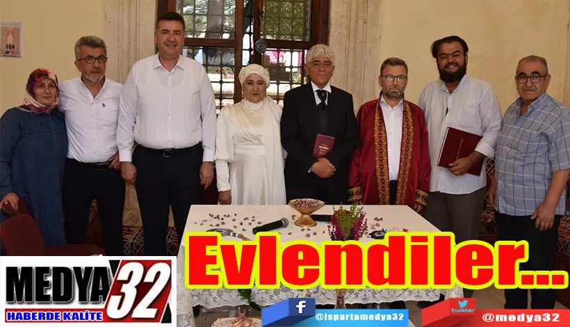 Emekli Öğretmen ve Emekli Hemşire Dündarbey Medresesinde;  Evlendiler…