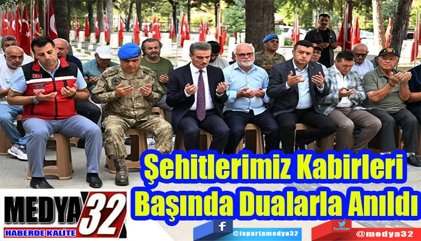 Şehitlerimiz Kabirleri  Başında Dualarla Anıldı