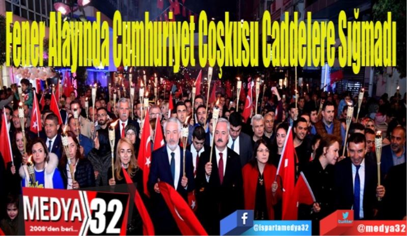 Fener Alayında Cumhuriyet Coşkusu Caddelere Sığmadı 