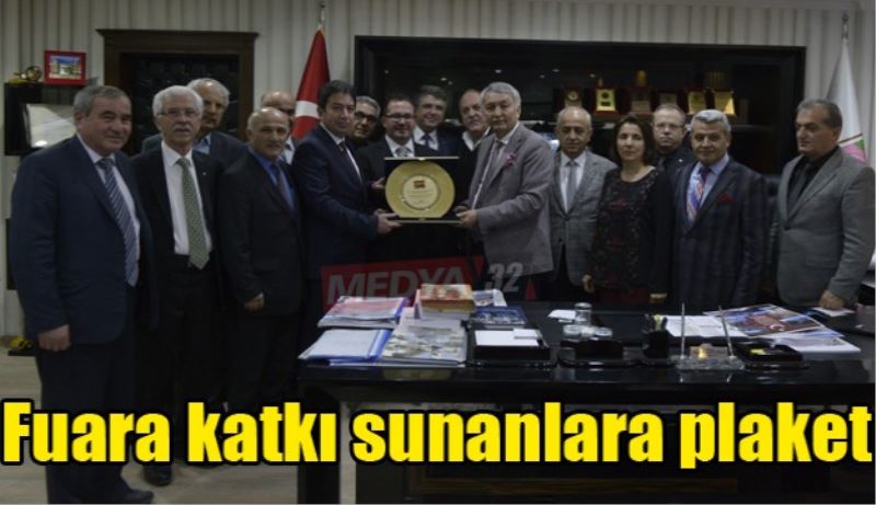 Fuara katkı sunanlara plaket