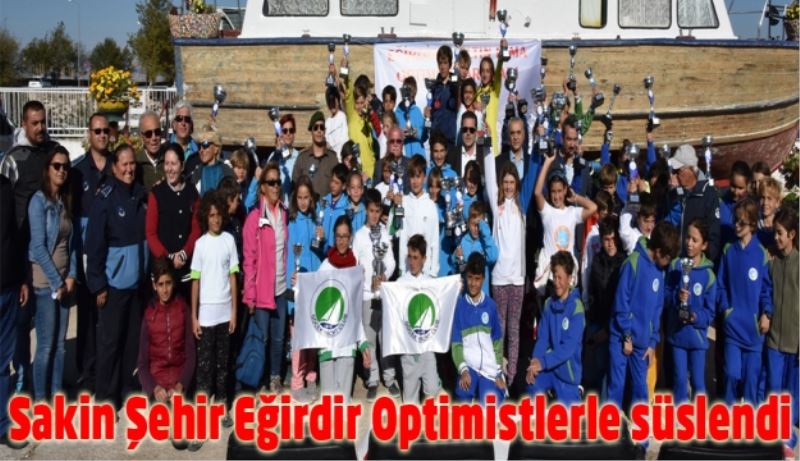 Sakin Şehir Eğirdir Optimistlerle süslendi